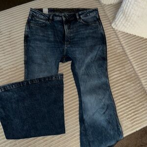 NWT 14 32 x 34 FREE PEOPLE WRANGLER WANDERER FLARE JEANS SUPER FESTIVAL …